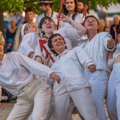 Bread and Puppet dance for peace<br>