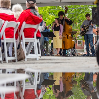 Musical group, ground's eye view<br>